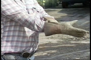 HAND INJURIES - GORY STORY - 14 Min. - Click Image to Close