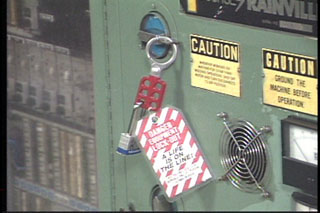 LOCKOUT/TAGOUT - HAZARDOUS ENERGY SOURCE - 10 Min. - Click Image to Close