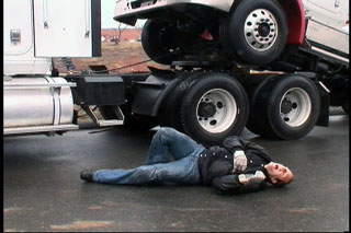 PREVENTING SLIPS AND FALLS IN TRUCKING - 13 Min. - Click Image to Close