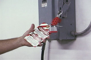 HAZARDOUS ENERGY SOURCE ? LOCKOUT/TAGOUT AFFECTED AND AUTHORIZED - Click Image to Close