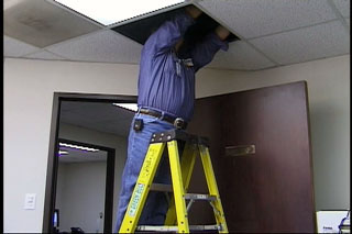 SAFETY IN THE MAINTENANCE DEPARTMENT PART 2 - 16 Min. - Click Image to Close