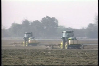 AGRICULTURE VEHICLE OPERATION SAFETY - 12 Min. - Click Image to Close