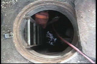 CONFINED SPACE ENTRY - 18 Min. - Click Image to Close